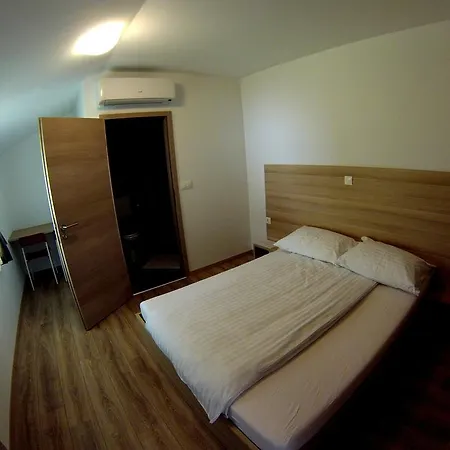 Hiša za goste Sweet Dreams And 2*