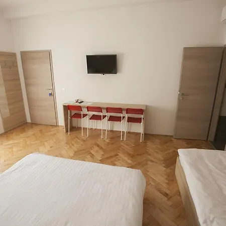 ベッド・アンド・ブレックファスト Sweet Dreams And ポストイナ